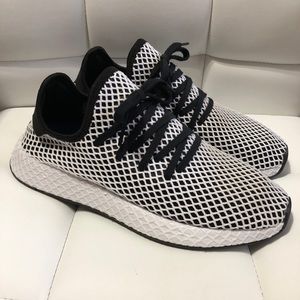 Adidas Men’s Deerupt Runner Shoes Blk/Wht Size 9